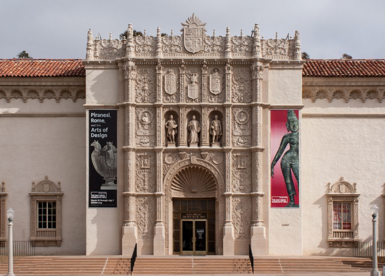 view of entrance to San Diego Museum of Art